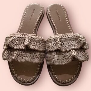 Tory Burch Women’s Ruffled Raffia Slide (Beige)